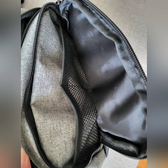 Gray fanny pack - Picture 3 of 3